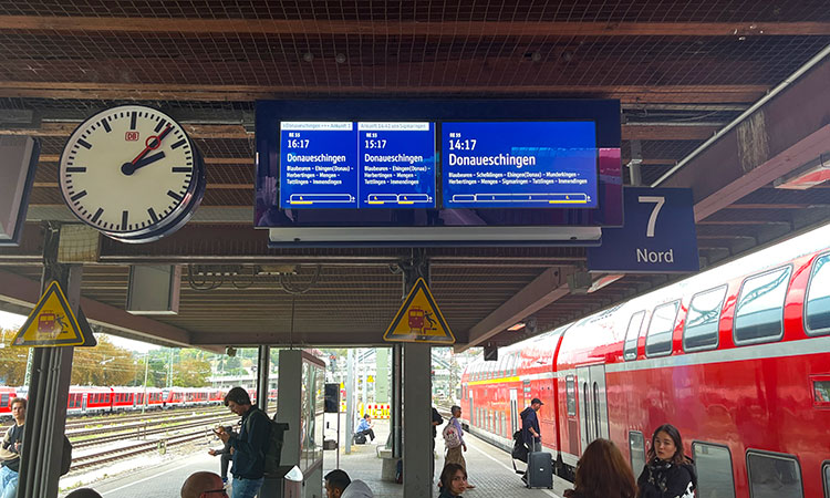 28.6 inch Stretch Bar Lcd Display Sunlight Readable Solution